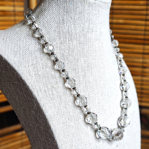 Heavily Faceted Vintage Clear Crystal Single Strand Necklace Strung on a Chain - Picture 2 of 13
